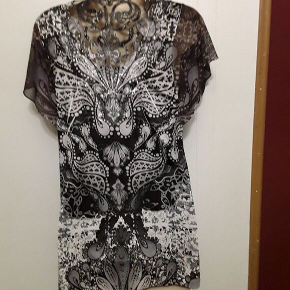 Unity Size S EX cond pit to pit 16 length 28 - Picture 5 of 5